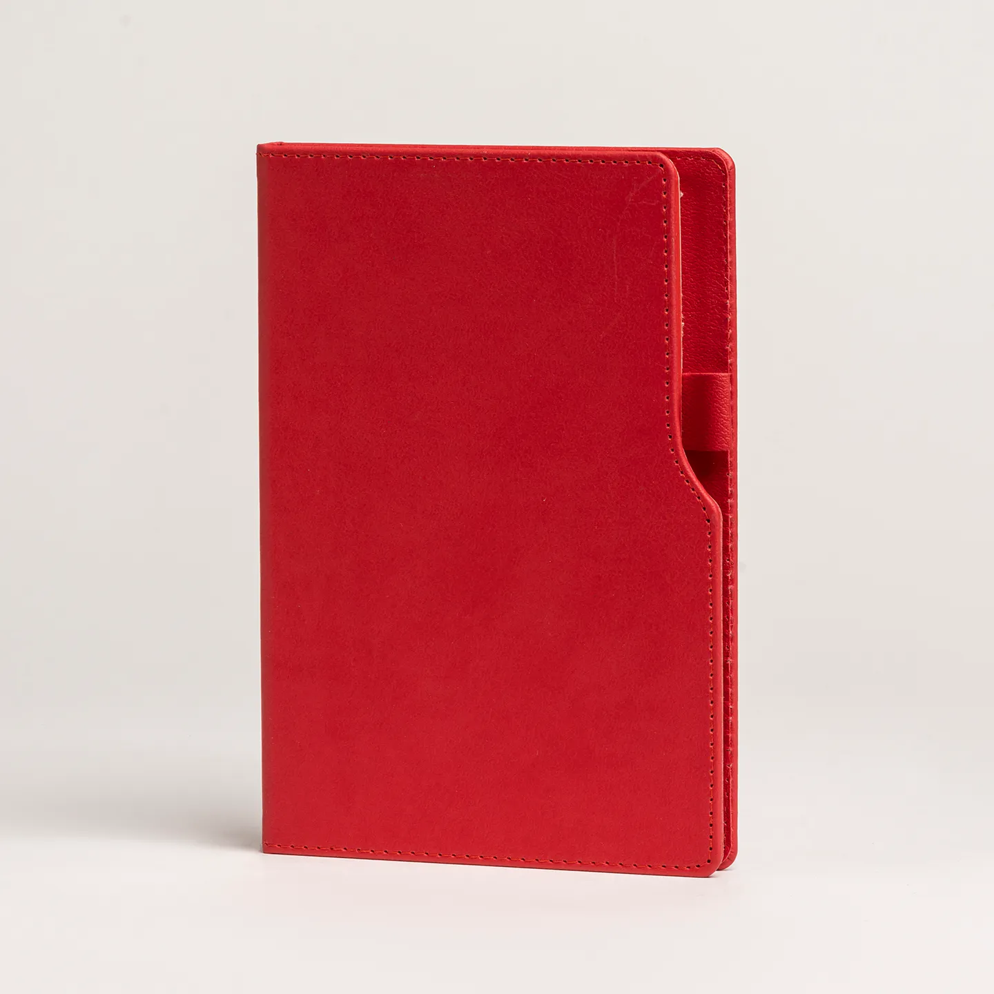 14,5 x 21 cm Termo Deri PU Sert Kapaklı Tarihsiz Defter, 224 Sayfa, 80 gr Ivory Krem Çizgili İç Kağıt, Kenar Boyalı, Kalem Tutuculu Promozone
