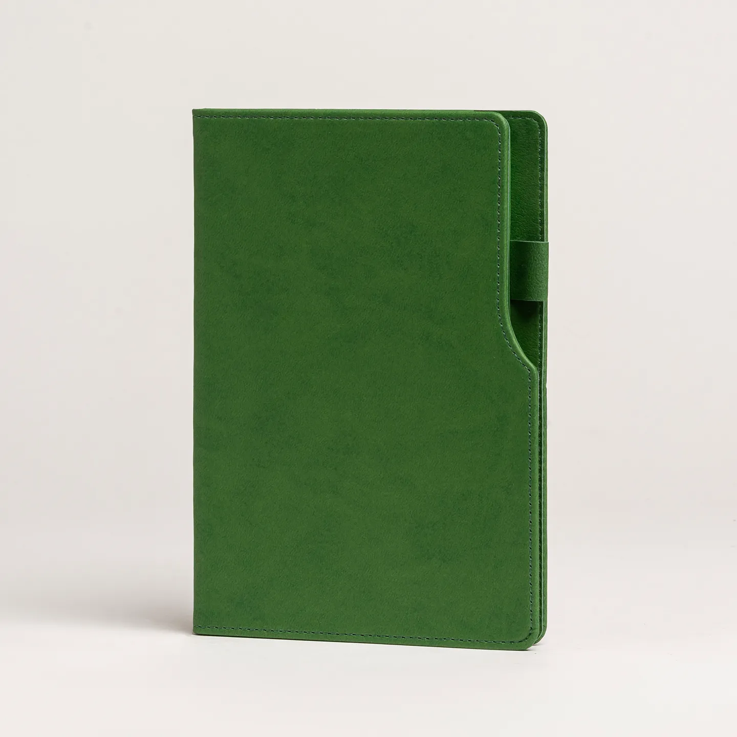 14,5 x 21 cm Termo Deri PU Sert Kapaklı Tarihsiz Defter, 224 Sayfa, 80 gr Ivory Krem Çizgili İç Kağıt, Kenar Boyalı, Kalem Tutuculu Promozone