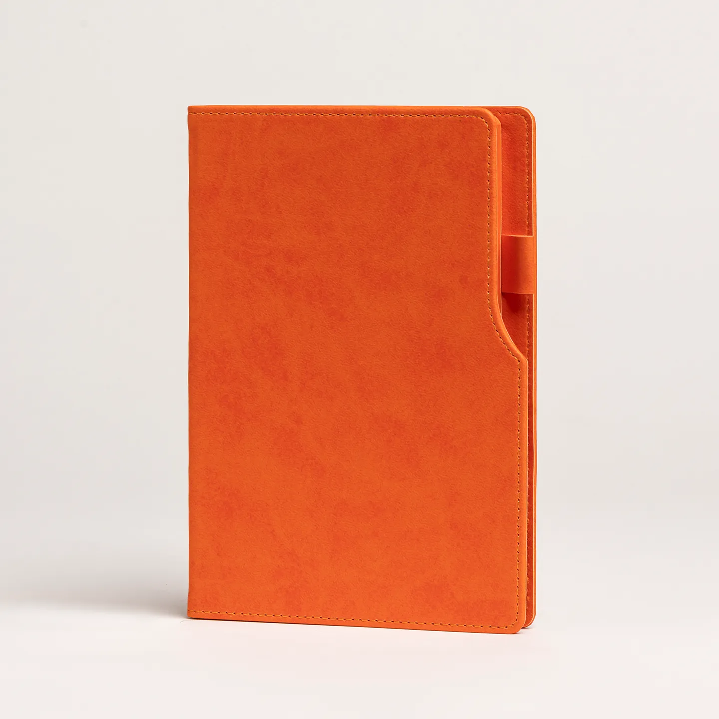 14,5 x 21 cm Termo Deri PU Sert Kapaklı Tarihsiz Defter, 224 Sayfa, 80 gr Ivory Krem Çizgili İç Kağıt, Kenar Boyalı, Kalem Tutuculu Promozone