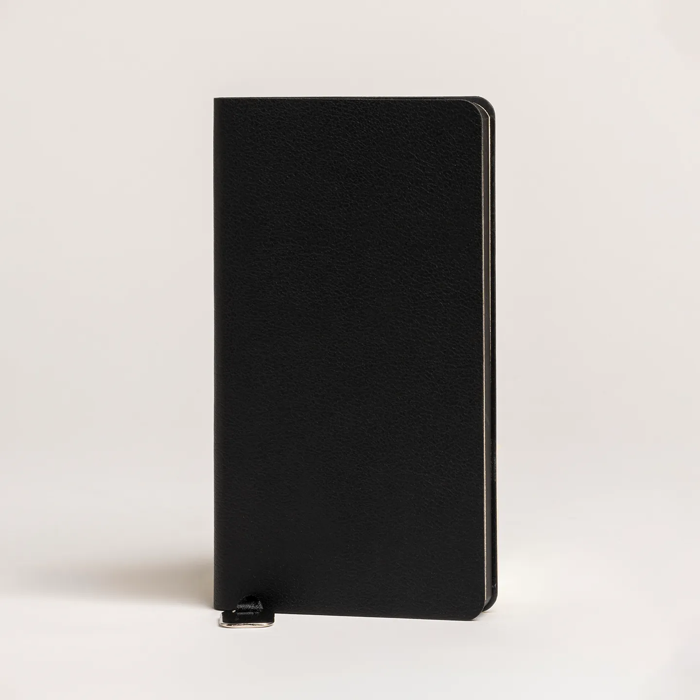 10 x 17 cm Termo PU Yumuşak Kapaklı Tarihsiz Defter, 196 Sayfa, 80 gr Ivory Krem Çizgili İç Kağıt, Renkli Kenarlı, Metal Tokalı, Karton Kılıflı Promozone