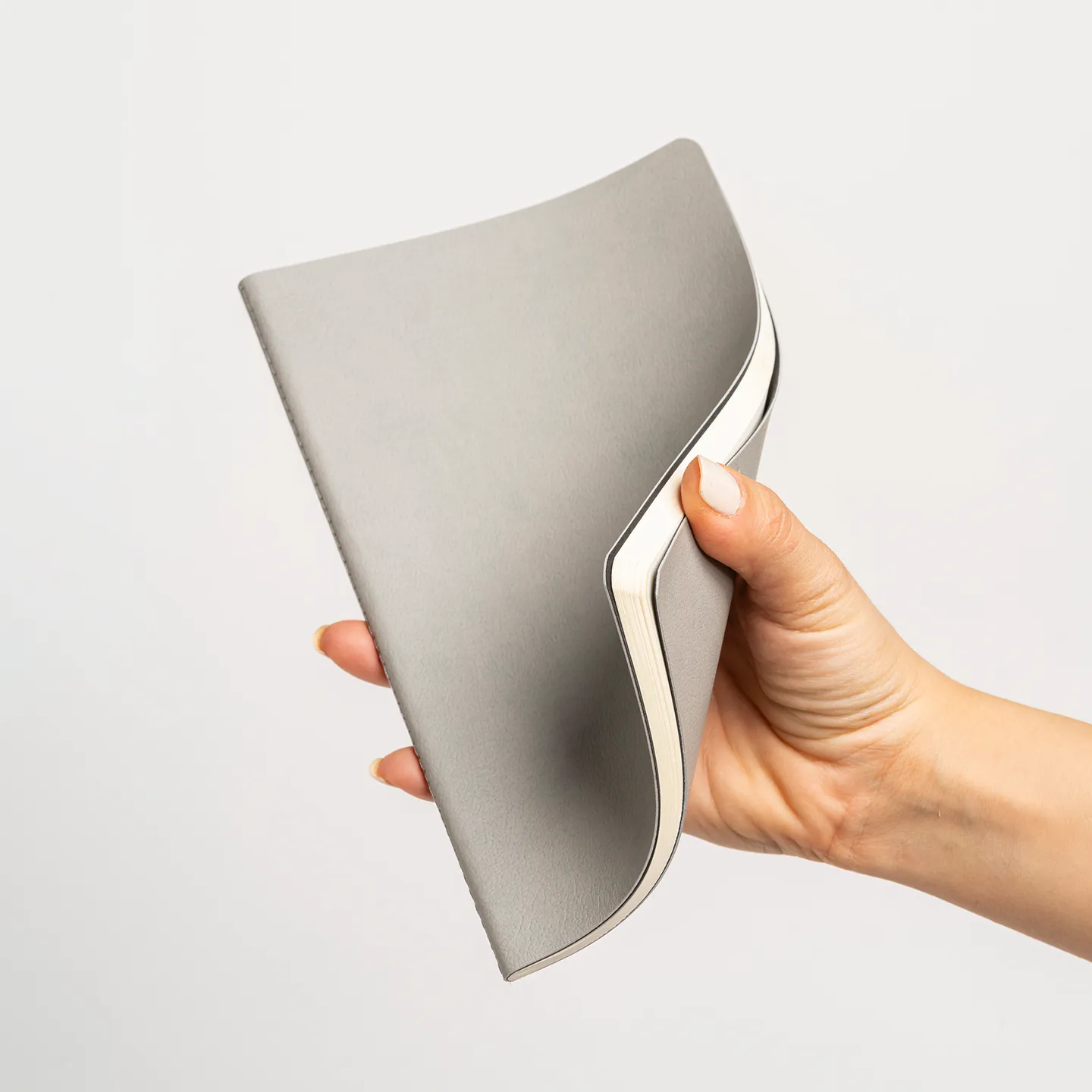 13 x 21 cm Termo Deri Terzi Dikişli Yumuşak Kapaklı Tarihsiz Defter, 80 Sayfa, 80gr. Ivory Çizgili İç Kağıt Promozone