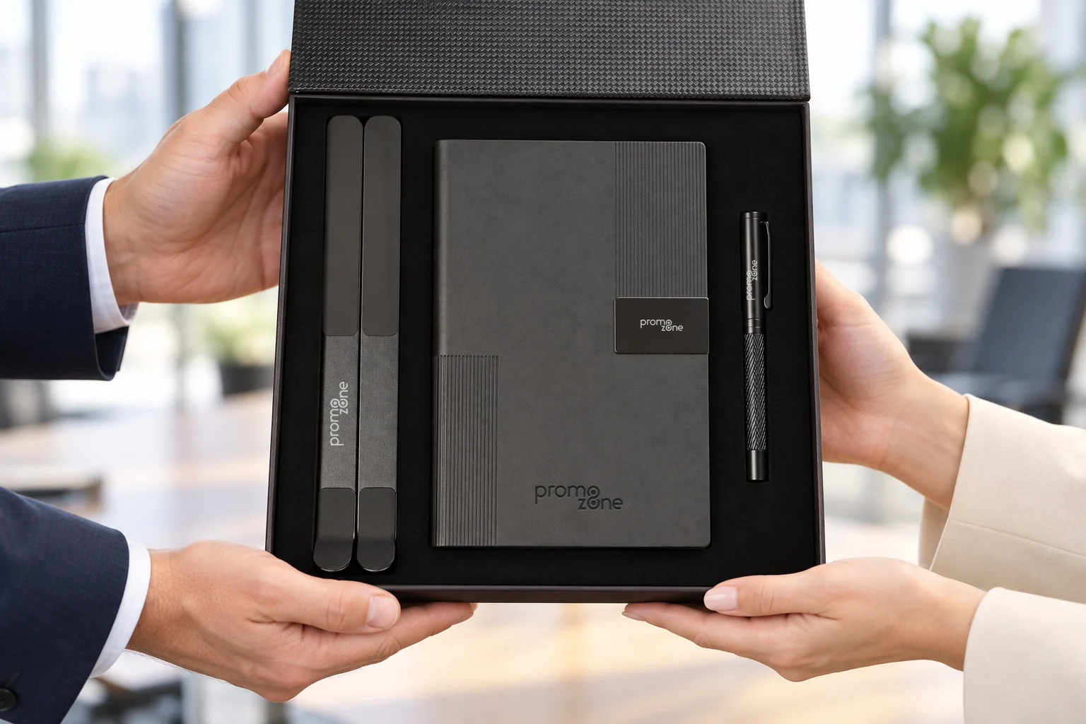 14×21 Termo Deri Defter, Kapaklı Metal Kalem & Laptop/Tablet Tutucu Kutulu VIP Hediye Seti