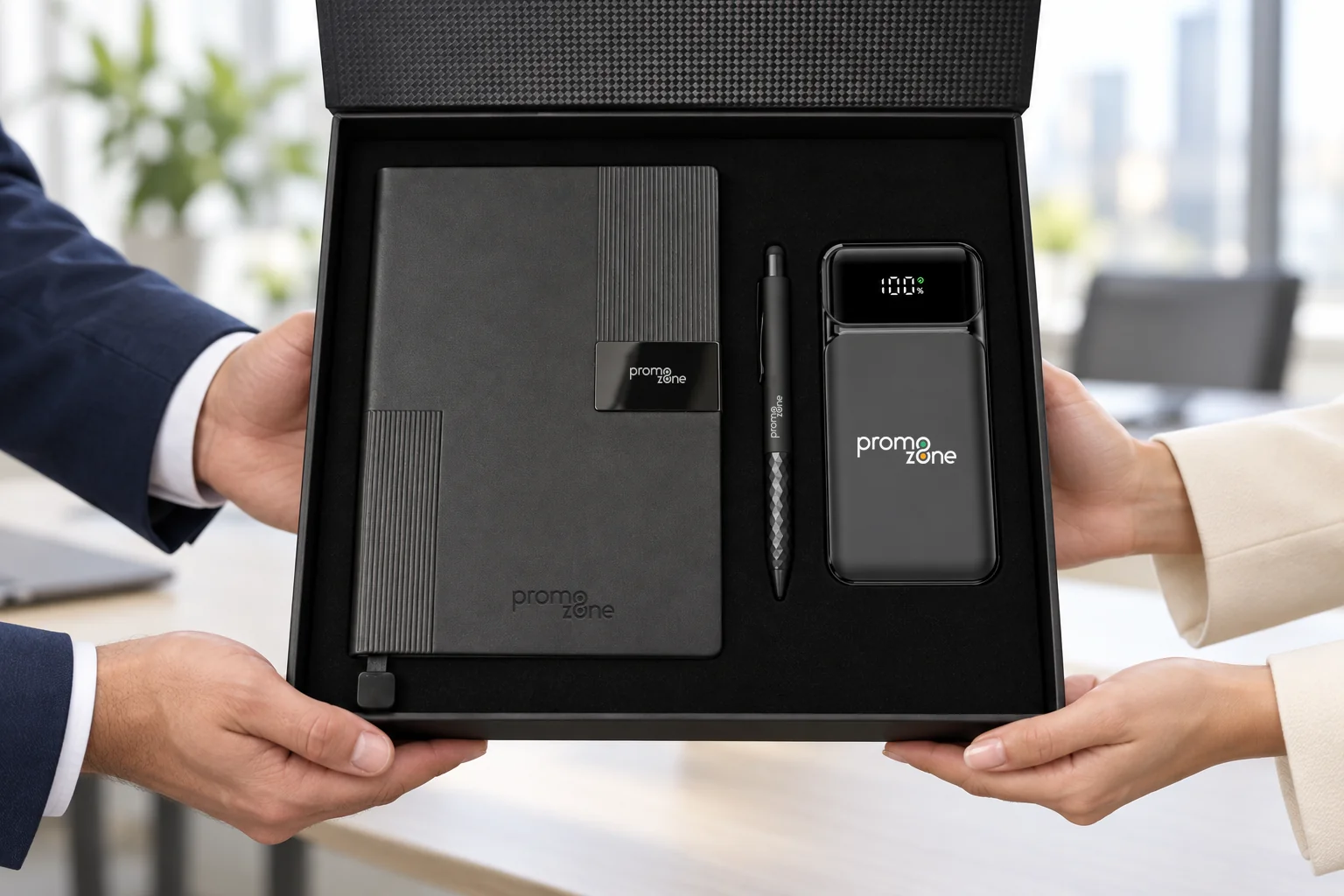 10.000 mAh Powerbank, Touchpen Diamond Kalem & 14×21 Termo Deri Sert Kapaklı Defter Kutulu VIP Hediye Seti