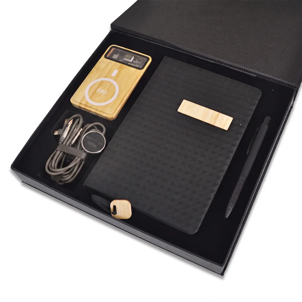 Bambu Powerbank, Çok Uçlu Şarj Kablosu, Kumaş-Bambu Detaylı Defter & Touchpen Diamond Kalem Kutulu VIP Hediye Seti