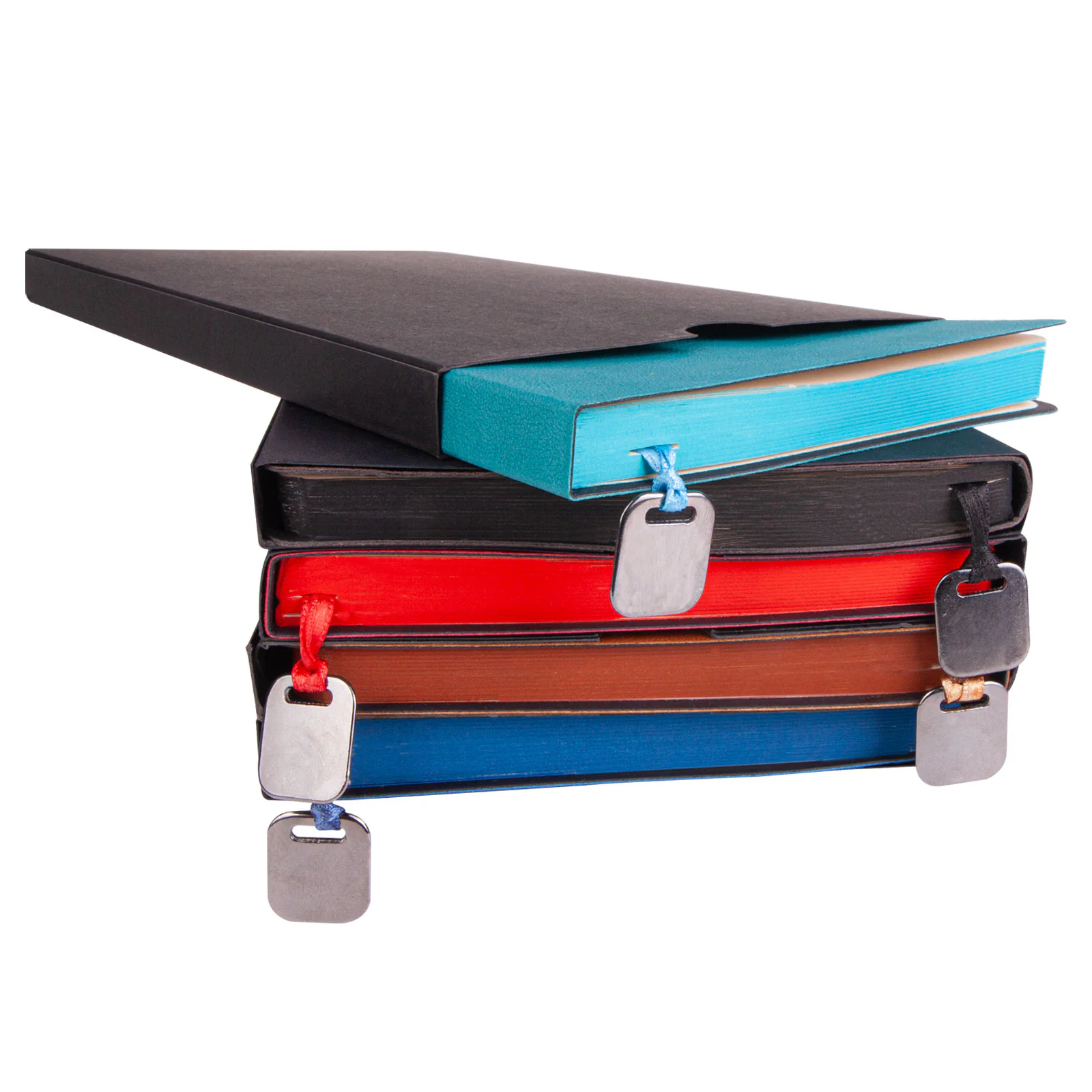 13×21 cm Metal Aksesuarlı, Kenarları Boyalı Yumuşak Termo Deri Kapaklı, 80 gr Ivory Kağıtlı, 224 Sayfa Çizgili Tarihsiz Defter