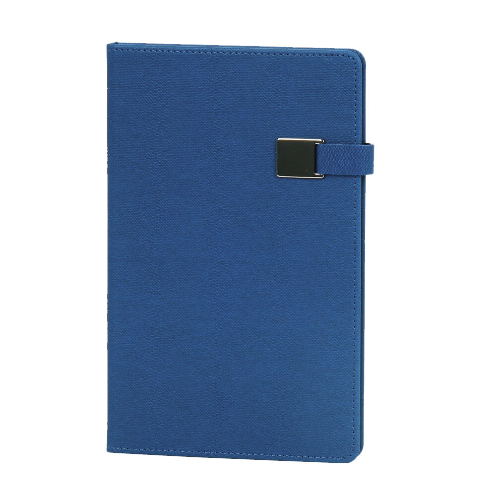 13 x 21 cm Denim Termo PU Sert Kapaklı Tarihsiz Defter, 224 Sayfa, 80 gr. Ivory Krem Çizgili İç Kağıt, Renkli Kenarlı, Metal Tokalı Promozone