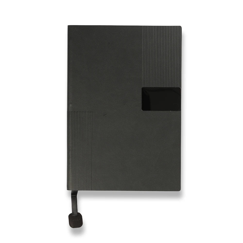 14 x 21 cm Termo Deri Sert Kapaklı Tarihsiz Defter, 224 Sayfa, 80gr Ivory İç Kağıt, Kenarları Boyalı, Metal Tokalı, Metal Baskı Alanı Promozone