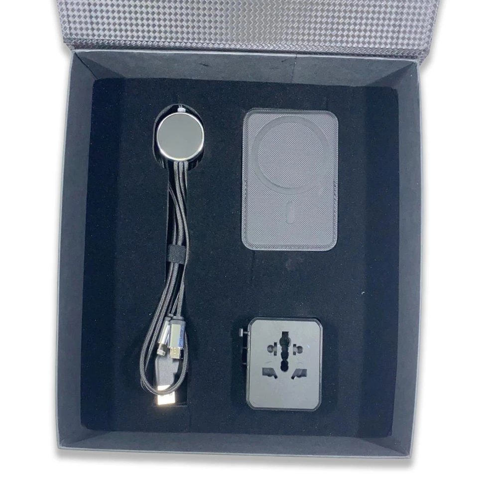 25W Evrensel Seyahat Adaptörü, MagSafe Kartvizit Cüzdanı ve 60W Şarj Kablosu Kutulu Hediye Seti Promozone