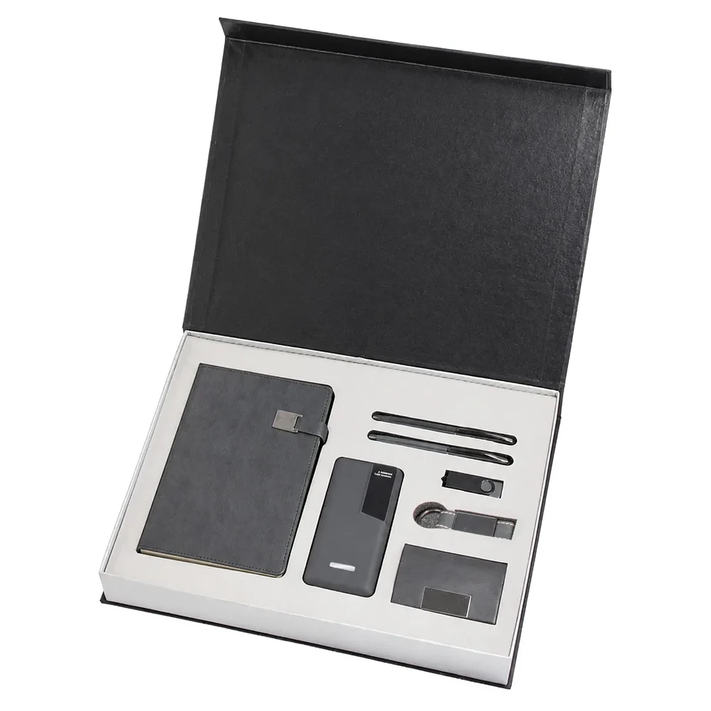 Defter, 13000 mAh Powerbank, İkili Kalem, Anahtarlık, USB Bellek ve Kartvizitlik Kutulu Hediye Seti — Siyah