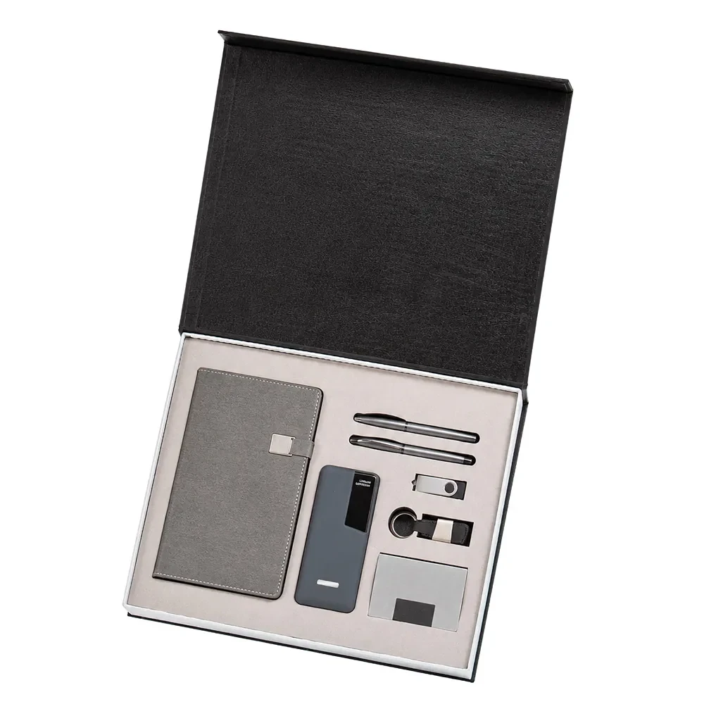 Defter, 13000 mAh Powerbank, İkili Kalem, Anahtarlık, USB Bellek ve Kartvizitlik Kutulu Hediye Seti — Füme