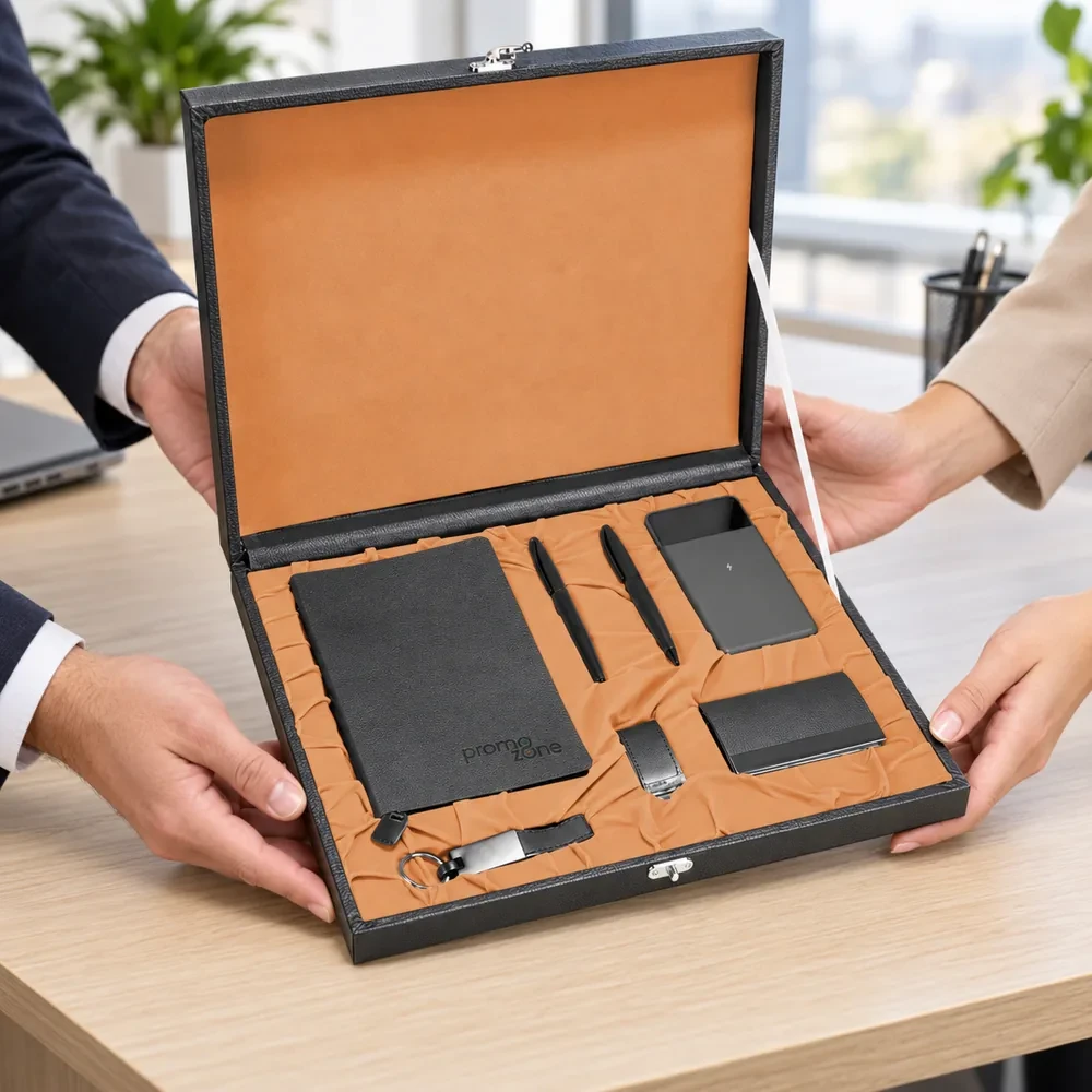 Defter, İkili Kalem, Anahtarlık, 8000 mAh Powerbank, Kartvizitlik ve USB Bellek Kutulu Hediye Seti Promozone