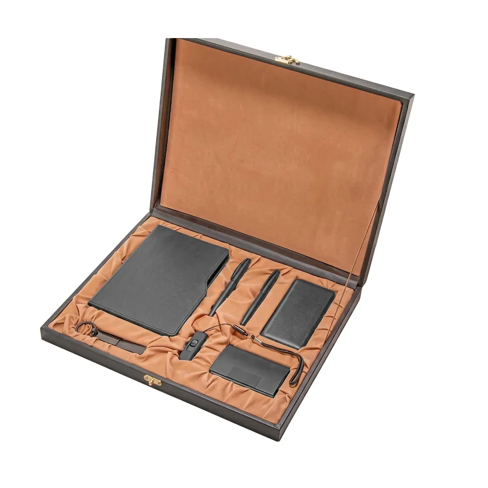 Defter, İkili Kalem, Anahtarlık, 10000 mAh Powerbank, Kartvizitlik ve USB Bellek Kutulu Hediye Seti Promozone