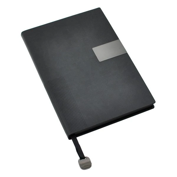 14 x 21 cm Termo Deri Sert Kapaklı Tarihsiz Defter, 224 Sayfa, 80gr Ivory İç Kağıt, Kenarları Boyalı, Metal Tokalı, Metal Baskı Alanı Promozone