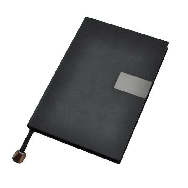 14 x 21 cm Termo Deri Sert Kapaklı Tarihsiz Defter, 224 Sayfa, 80gr Ivory İç Kağıt, Kenarları Boyalı, Metal Tokalı, Metal Baskı Alanı Promozone