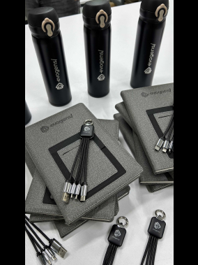 15 x 21 cm Termo PU Sert Kapaklı Tarihsiz Defter, 224 Sayfa, 70 gr Ivory Krem Çizgili İç Kağıt, Kart ve Telefon Bölmeli, Kalem Tutuculu