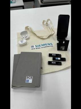 13 x 21 cm Termo PU Sert Kapaklı Tarihsiz Defter 224 Sayfa 80 gr Ivory Krem İç Kağıt Kareli Lastikli Kalem Tutuculu