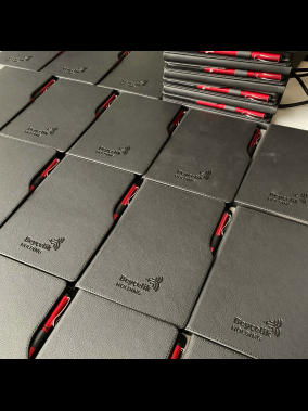 14,5 x 21 cm Termo Deri PU Sert Kapaklı Tarihsiz Defter, 224 Sayfa, 80 gr Ivory Krem Çizgili İç Kağıt, Kenar Boyalı, Kalem Tutuculu