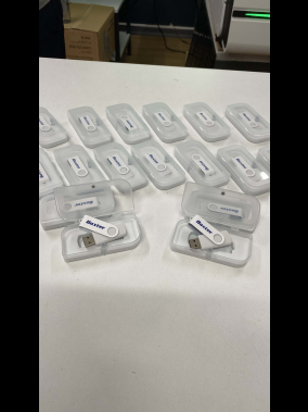 16 GB Renkli Baskı Döner Metal Başlıklı USB Bellek