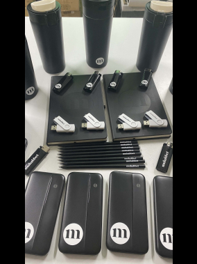 16 GB Renkli Baskı Döner Metal Başlıklı USB Bellek