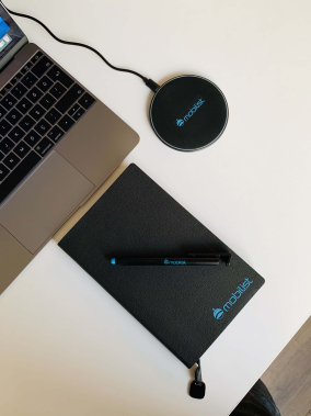 13 x 21 cm Termo PU Deri Esnek Yumuşak Kapaklı Tarihsiz Defter, 196 Sayfa, 80 gr Ivory Krem Çizgili İç Kağıt, Renkli Kenarlı, Metal Tokalı, Karton Kılıflı