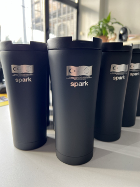 500 ml Kaydırmaz Taban Termos Bardak