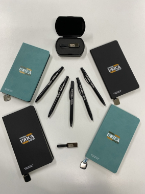 10 x 17 cm Termo PU Yumuşak Kapaklı Tarihsiz Defter, 196 Sayfa, 80 gr Ivory Krem Çizgili İç Kağıt, Renkli Kenarlı, Metal Tokalı, Karton Kılıflı