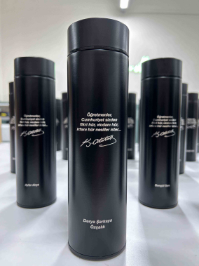 450 ML Isı Derecesi Gösteren Dijital Göstergeli Çelik Termos