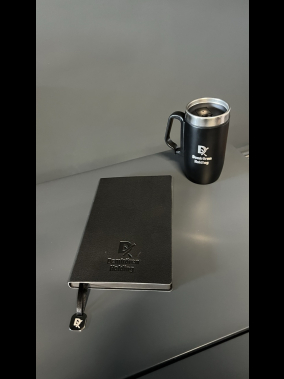 13 x 21 cm Termo PU Deri Esnek Yumuşak Kapaklı Tarihsiz Defter, 196 Sayfa, 80 gr Ivory Krem Çizgili İç Kağıt, Renkli Kenarlı, Metal Tokalı, Karton Kılıflı