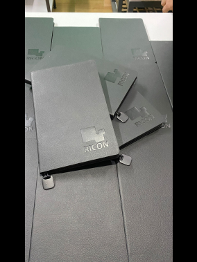 13 x 21 cm Termo PU Deri Esnek Yumuşak Kapaklı Tarihsiz Defter, 196 Sayfa, 80 gr Ivory Krem Çizgili İç Kağıt, Renkli Kenarlı, Metal Tokalı, Karton Kılıflı