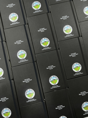 13 x 21 cm Termo PU Sert Kapaklı Tarihsiz EKONOMİK Defter, 160 Sayfa, 60 gr Holmen Krem Çizgili İç Kağıt, Esnek Kapak Lastikli, Kalem Tutuculu