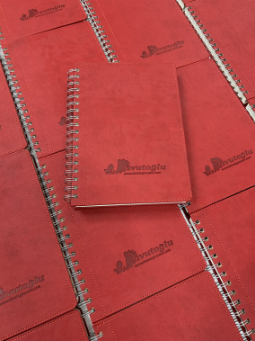 17 x 24 cm Spiralli Termo Deri Kapaklı Günlük Tarihli Ajanda 336 Sayfa 70 gr Ivory Krem Çizgili İç Kağıt