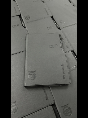 14,5 x 21 cm Termo Deri PU Sert Kapaklı Tarihsiz Defter, 224 Sayfa, 80 gr Ivory Krem Çizgili İç Kağıt, Kenar Boyalı, Kalem Tutuculu