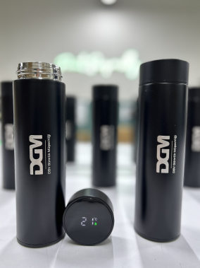 450 ML Isı Derecesi Gösteren Dijital Göstergeli Çelik Termos