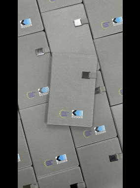 13 x 21 cm Denim Termo PU Sert Kapaklı Tarihsiz Defter, 224 Sayfa, 80 gr. Ivory Krem Çizgili İç Kağıt, Renkli Kenarlı, Metal Tokalı