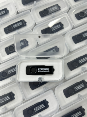 16 GB Renkli Baskı Döner Metal Başlıklı USB Bellek