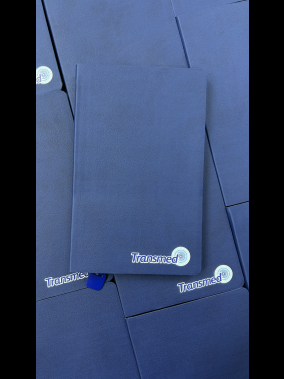 13 x 21 cm Termo PU Deri Esnek Yumuşak Kapaklı Tarihsiz Defter, 196 Sayfa, 80 gr Ivory Krem Çizgili İç Kağıt, Renkli Kenarlı, Metal Tokalı, Karton Kılıflı