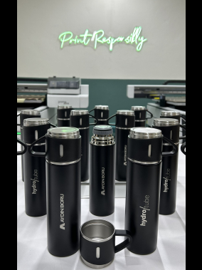 500 ml Kaydırmaz Taban Bardaklı Termos