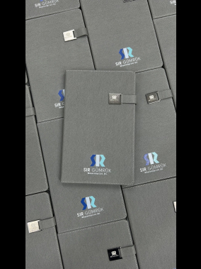 13 x 21 cm Denim Termo PU Sert Kapaklı Tarihsiz Defter, 224 Sayfa, 80 gr. Ivory Krem Çizgili İç Kağıt, Renkli Kenarlı, Metal Tokalı