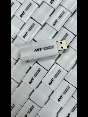 16 GB Renkli Baskı Döner Metal Başlıklı USB Bellek