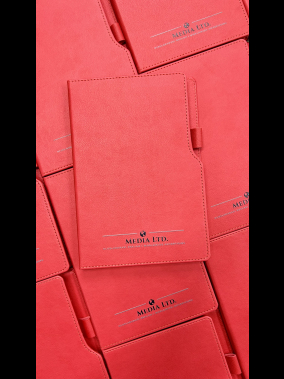 14,5 x 21 cm Termo Deri PU Sert Kapaklı Tarihsiz Defter, 224 Sayfa, 80 gr Ivory Krem Çizgili İç Kağıt, Kenar Boyalı, Kalem Tutuculu