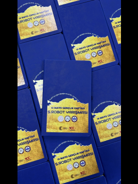 13 x 21 cm Suni Deri Sert Kapaklı Tarihsiz Defter 160 Sayfa 55 gr Holmen Krem Çizgili Lastikli Kalem Tutuculu Ekonomik Model