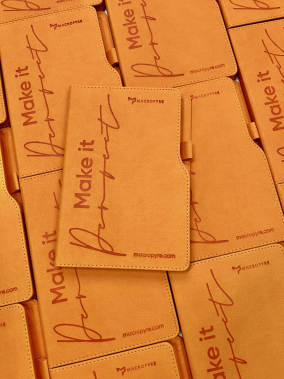 14,5 x 21 cm Termo Deri PU Sert Kapaklı Tarihsiz Defter, 224 Sayfa, 80 gr Ivory Krem Çizgili İç Kağıt, Kenar Boyalı, Kalem Tutuculu