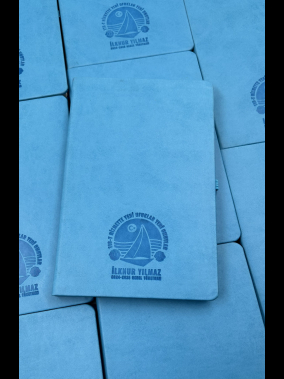 13 x 21 cm Termo PU Sert Kapaklı Tarihsiz EKONOMİK Defter, 160 Sayfa, 60 gr Holmen Krem Çizgili İç Kağıt, Esnek Kapak Lastikli, Kalem Tutuculu