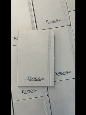 13 x 21 cm Termo PU Sert Kapaklı Tarihsiz EKONOMİK Defter, 160 Sayfa, 60 gr Holmen Krem Çizgili İç Kağıt, Esnek Kapak Lastikli, Kalem Tutuculu