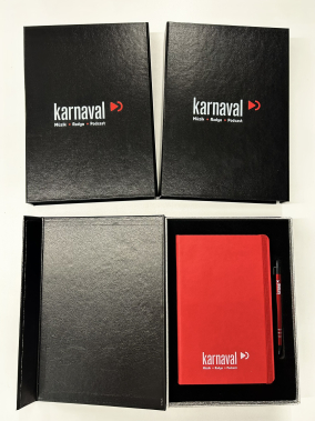 13 x 21 cm Termo PU Sert Kapaklı Tarihsiz EKONOMİK Defter, 160 Sayfa, 60 gr Holmen Krem Çizgili İç Kağıt, Esnek Kapak Lastikli, Kalem Tutuculu