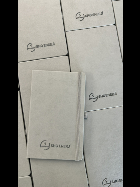 13 x 21 cm Termo PU Sert Kapaklı Tarihsiz Defter, 196 Sayfa, 80 gr Ivory Krem Çizgili İç Kağıt, Renkli Kenarlı, Esnek Lastikli, Kalem Tutuculu