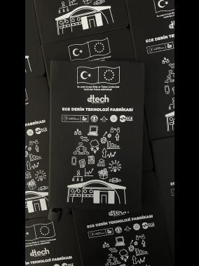 13 x 21 cm Termo PU Deri Esnek Yumuşak Kapaklı Tarihsiz Defter, 196 Sayfa, 80 gr Ivory Krem Çizgili İç Kağıt, Renkli Kenarlı, Metal Tokalı, Karton Kılıflı