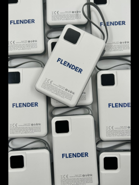 S-link M120 10000mAh Type-C PD20W Hızlı Şarj+QC 3.0 18W Şarj Kablosuz Wireless ve Magsafe 15W Şarj Dahili Type-C+Lightning Uyumlu Kablolu Dijital Ekranlı Taşınabilir Powerbank