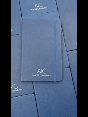 13 x 21 cm Termo PU Sert Kapaklı Tarihsiz Defter, 196 Sayfa, 80 gr Ivory Krem Çizgili İç Kağıt, Renkli Kenarlı, Esnek Lastikli, Kalem Tutuculu