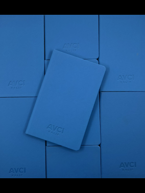 13 x 21 cm Suni Deri Sert Kapaklı Tarihsiz Defter 160 Sayfa 55 gr Holmen Krem Çizgili Lastikli Kalem Tutuculu Ekonomik Model